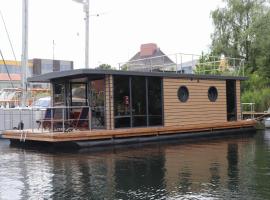 Hausboot Lina in Flensburg，位于弗伦斯堡的酒店