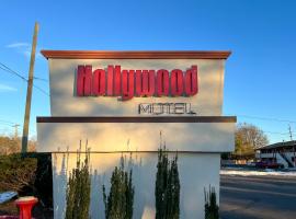 HOLLYWOOD MOTEL，位于法明代尔Neguntatogue Park附近的酒店