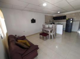 Apartamento #3 completo en excelente ubicación，位于里奥阿查的公寓