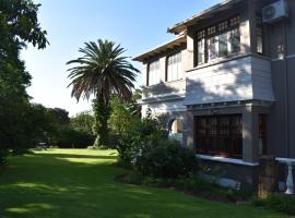 Victorian Villa Westdene Benoni，位于伯诺尼Life The Glynnwood Hospital附近的酒店