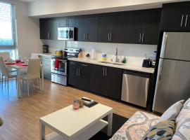 Incredible Hollywood Loft Free Parking，位于洛杉矶的酒店