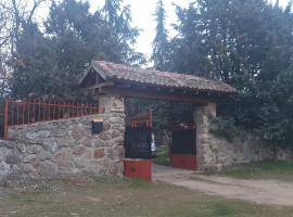 Exclusiva Casa y Finca Privada ITOS，位于Pelayos del Arroyo的度假屋