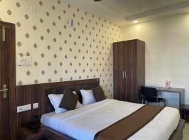 Hotel Royal Embassy，位于Tinsukia的酒店
