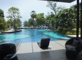Lumpini park beach Cha Am