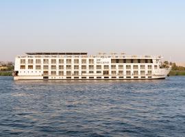 Jaz Regent Nile Cruise - Every Monday from Luxor for 07 & 04 Nights - Every Friday From Aswan for 03 Nights，位于卢克索的船屋