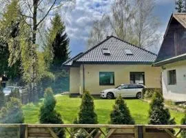 Dom nad jeziorem Sławskim