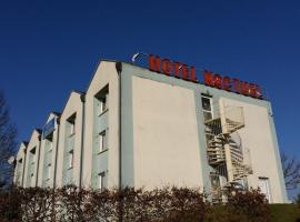 Hôtel Noctuel，位于朗布依埃的酒店