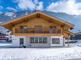 Chalet with garden in Bad Hofgastein Salzburg，位于巴特霍夫加施泰因的酒店