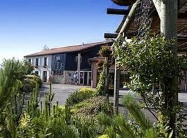 Logis Hotel De La Tour，位于Dunières的酒店