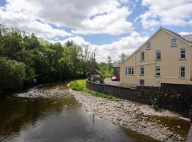 Riverbank Bed and Breakfast，位于勒兰蒂德威尔斯的酒店