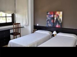 Hostal Asador Julian，位于布鲁内特的酒店