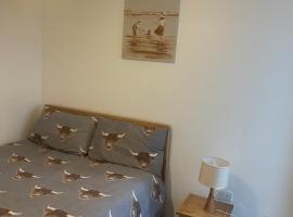 2 Bed Flat Right in Centre of Portrush town，位于波特拉什的酒店