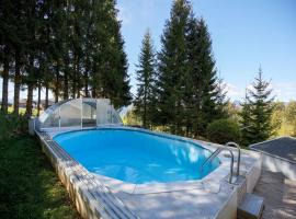 Apartment in Mooswald in Carinthia with pool，位于Fresach的公寓