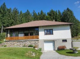 Holiday home in Altmelon in the Waldviertel near Vienna，位于Altmelon的低价酒店