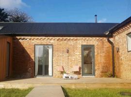 Super cute and cosy one bedroom barn nr Southwold，位于绍斯沃尔德的酒店