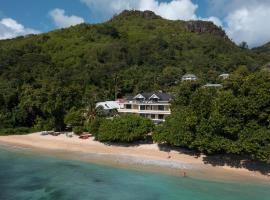 塞舌尔皇冠海滩酒店，位于Pointe Au Sel 的酒店
