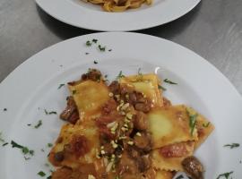 Albergo Ristorante Giuliana，位于Guarcino的酒店