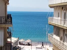 Seaview apartment in theheart of Loutraki