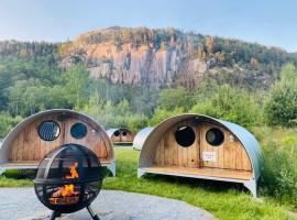 Hikers Camp, Part of Preikestolen BaseCamp，位于约尔珀兰的度假短租房