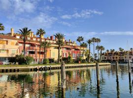 Luxury Penhouse, Sotogrande Marina - Located in an exclusive island of the Marina，位于索托格兰德的酒店