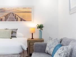 A3 Modern Apt with Free Parking and Private Bathroom，位于珀斯的酒店