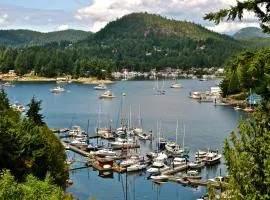 Madeira Park Oceanview Suites