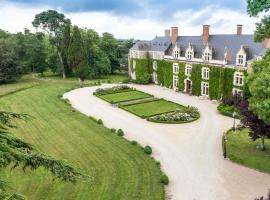 伊皮奈城堡酒店，位于Saint-Georges-sur-Loire的酒店