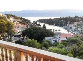 1 Bedroom Beautiful Apartment In Supetar-Splitska