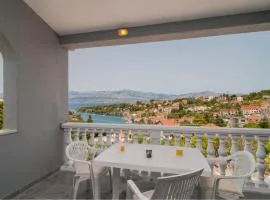 Gorgeous Apartment In Supetar-Splitska With Wifi