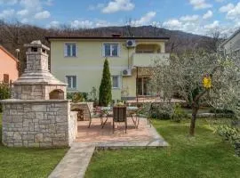 Amazing Apartment In Porozina With Wifi