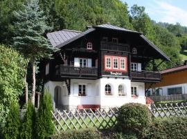 Spacious Villa in Zell am See near Ski Area，位于滨湖采尔的度假屋