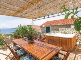 Cozy Home In Podgora With House A Panoramic View，位于伊格拉恩的乡村别墅
