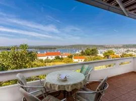 2 Bedroom Stunning Apartment In Punat