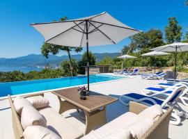 Beautiful Apartment In Rijeka With 2 Bedrooms, Wifi And Outdoor Swimming Pool，位于里耶卡的酒店