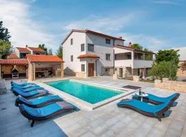 Stunning Home In Premantura With Wifi