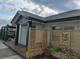 Holiday Home in Papamoa，位于陶朗加的酒店