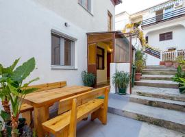 Beautiful Home In Sveti Juraj With Wifi，位于斯维蒂尤拉伊的酒店