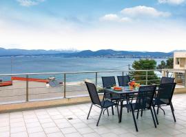 Amazing Home In Chalkida With Wifi，位于哈尔基斯的酒店