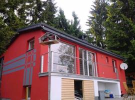 Bright holiday home in Schnett with private garden，位于Schnett的酒店