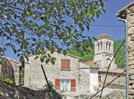 Lovely Home In St, Fortunat S Eyrieux With Kitchen，位于Saint-Fortunat-sur-Eyrieux的酒店