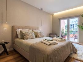 Deluxe 2BDR Apartment in Carcavelos by LovelyStay，位于卡尔卡维洛斯的酒店