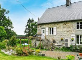 Beautiful Home In Saint-sever-calvados With Kitchen，位于Saint-Sever-Calvados的度假屋