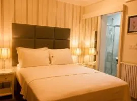 Ten Rooms Istanbul Hotel