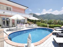 Lovely Home In Tortora Praia A Mare With Jacuzzi，位于普拉亚·阿马勒的酒店