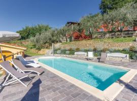 Lovely Home In Camaiore Lu With Outdoor Swimming Pool，位于蒙特马尼奥的酒店