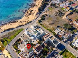 Casa Elsender Fronte Spiaggia - Torre San Giovanni，位于托雷圣乔万尼乌的酒店