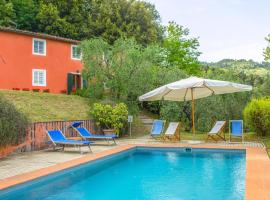 Nice Home In San Martino In Vignale With Wifi, Private Swimming Pool And Outdoor Swimming Pool，位于Santo Stefano的酒店