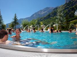 洛伊克巴德阿尔卑斯美景温泉酒店，位于洛伊克巴德的酒店