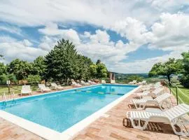 Stunning Apartment In Castiglione D,lago Pg With Outdoor Swimming Pool
