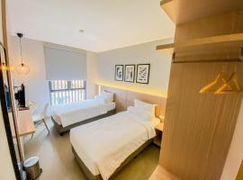 Front One King Hotel Tuban，位于Tuban的酒店